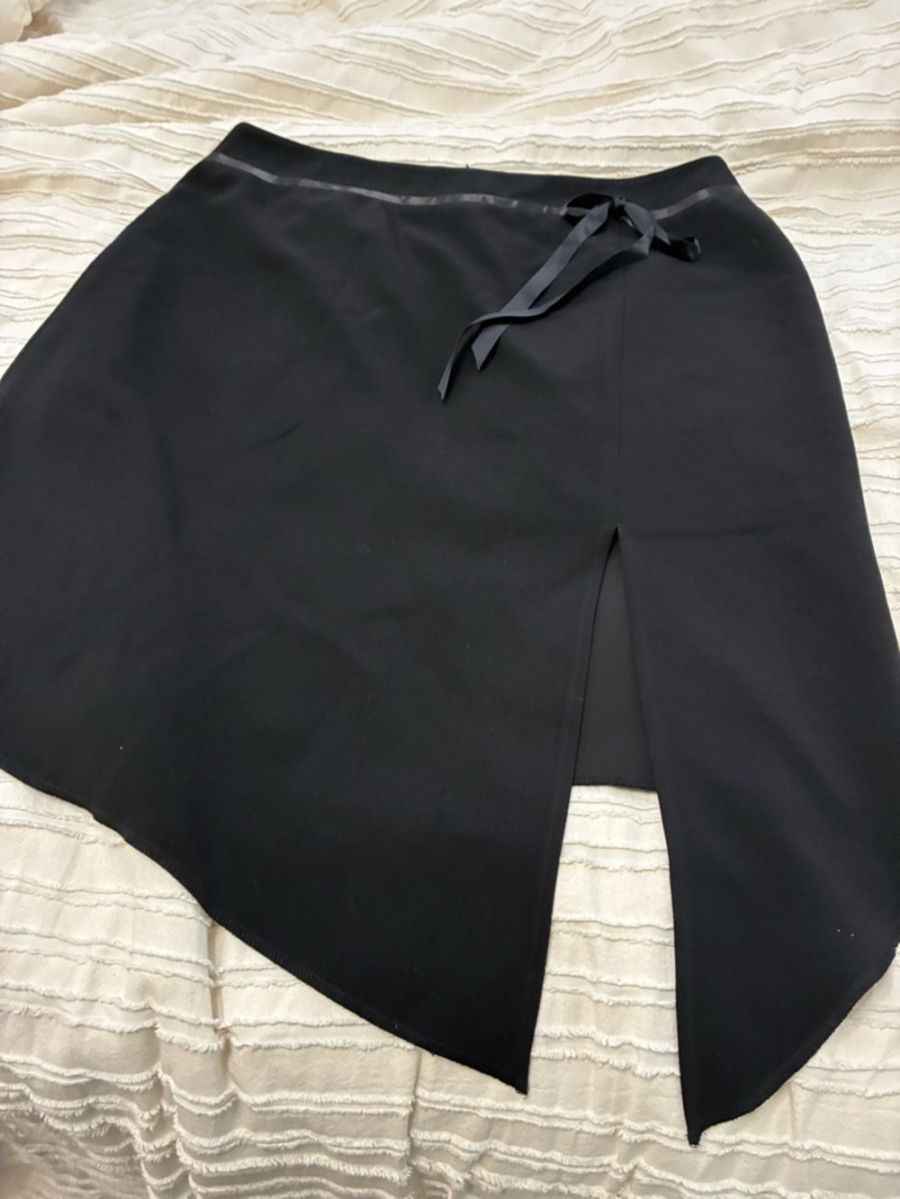 Pierre Cardin Black Skirt Satin Ribbon at waist asymmetrical hem & slit Sz 16 - Picture 4 of 10
